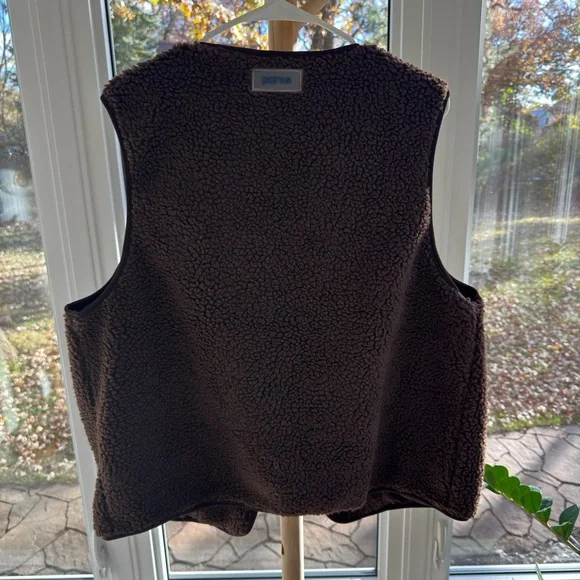 Parke Chocolate Brown Sherpa Vest Button Front Fleece Size S/M - Picture 3 of 3